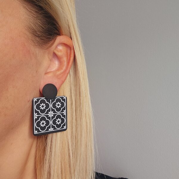 Black & White - Tile