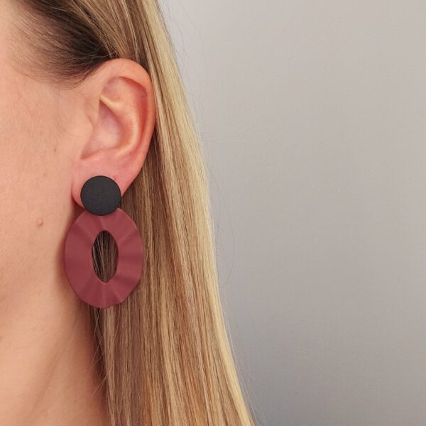 Burgundy Oval - Black