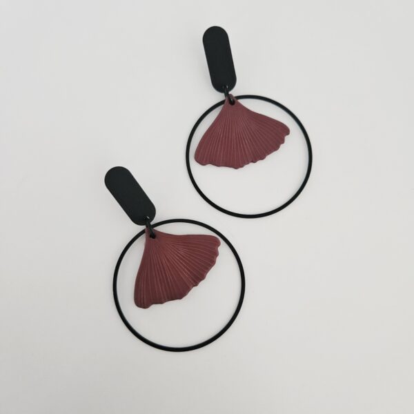 Burgundy Statement - Black