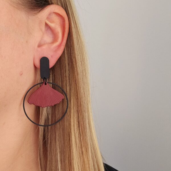 Burgundy Statement - Black